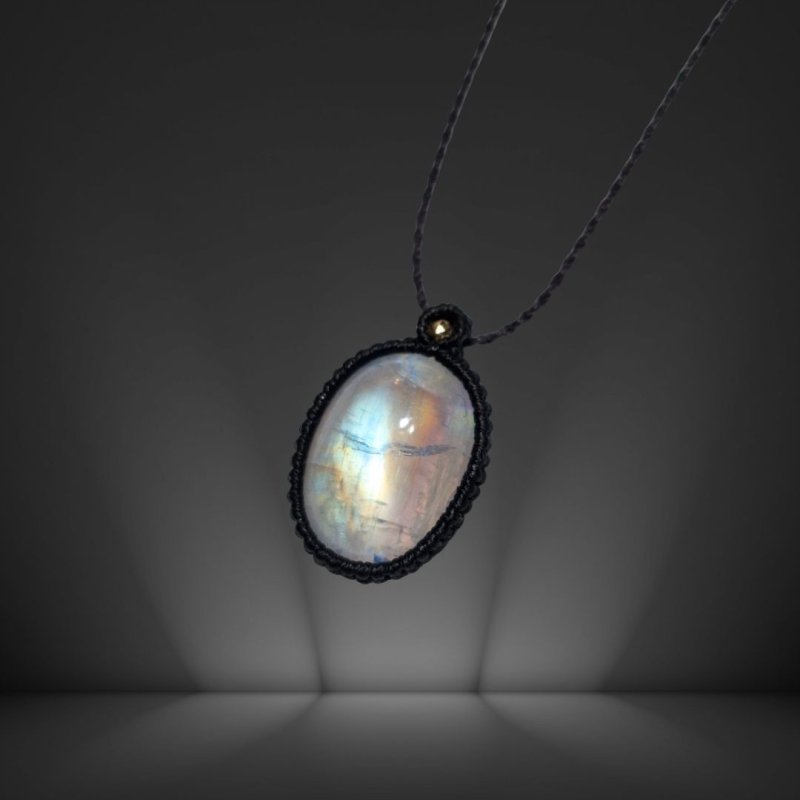 画像5: ☆07/09UP☆月の波動：先生作品：マイ黒マクラメ：ロイヤルレインボームーンストーン：月の暦シリーズ：月のかけらムーンストーン：   コズミックウェイブ (5)