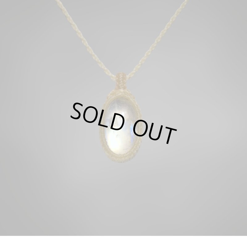 画像4: ☆09/06UP☆月の波動：スタンダードモデル：ロイヤルレインボームーンストーン：月の暦シリーズ：月のかけらムーンストーン： 「蒼き月影」 (4)