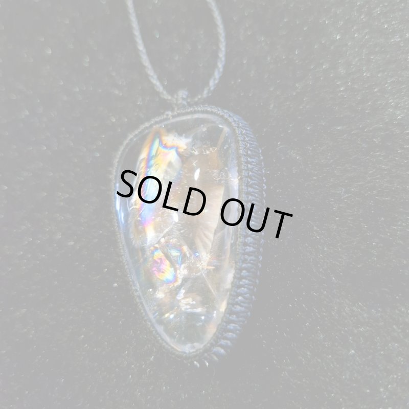 画像2: ☆09/06UP☆ブラジル産レインボークォーツインクォーツ！虹のお花咲く最高級水晶:巨大：月影 (2)