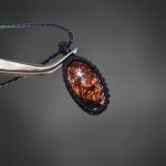 画像1: ☆09/06UP☆ブラジル産レッドルチルクォーツ！金の針金が水晶の中に：美しい赤金の結晶：織月（おりづき） (1)