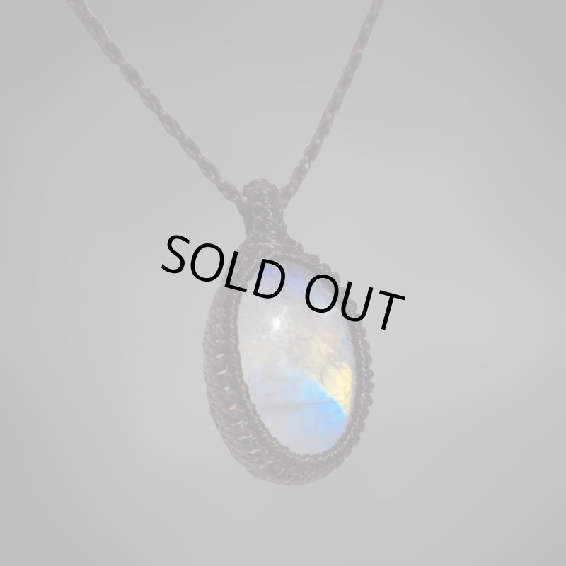 画像4: ☆09/06UP☆月の波動：スタンダードモデル：ロイヤルレインボームーンストーン：月の暦シリーズ：月のかけらムーンストーン： 「宵のしらべ」 (4)