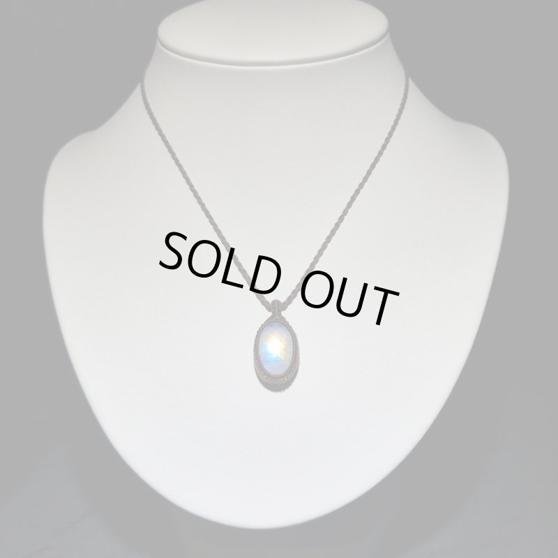 画像2: ☆09/06UP☆月の波動：スタンダードモデル：ロイヤルレインボームーンストーン：月の暦シリーズ：月のかけらムーンストーン： 「宵のしらべ」 (2)