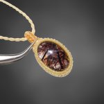 画像1: ☆09/06UP☆ブラジル産レッドルチルクォーツ！金の針金が水晶の中に：美しい赤金の結晶：灯影（ほかげ） (1)