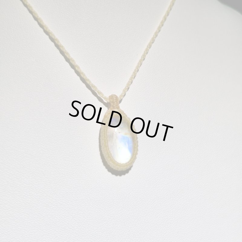 画像3: ☆09/06UP☆月の波動：スタンダードモデル：ロイヤルレインボームーンストーン：月の暦シリーズ：月のかけらムーンストーン： 「蒼き月影」 (3)