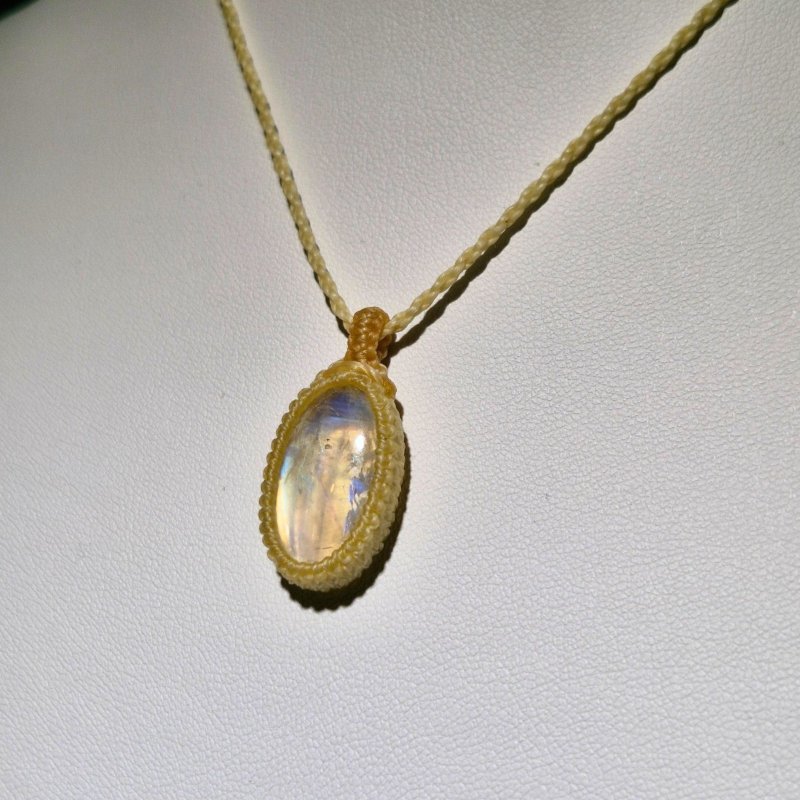 画像2: ☆09/06UP☆月の波動：スタンダードモデル：ロイヤルレインボームーンストーン：月の暦シリーズ：月のかけらムーンストーン： 「蒼き月影」 (2)