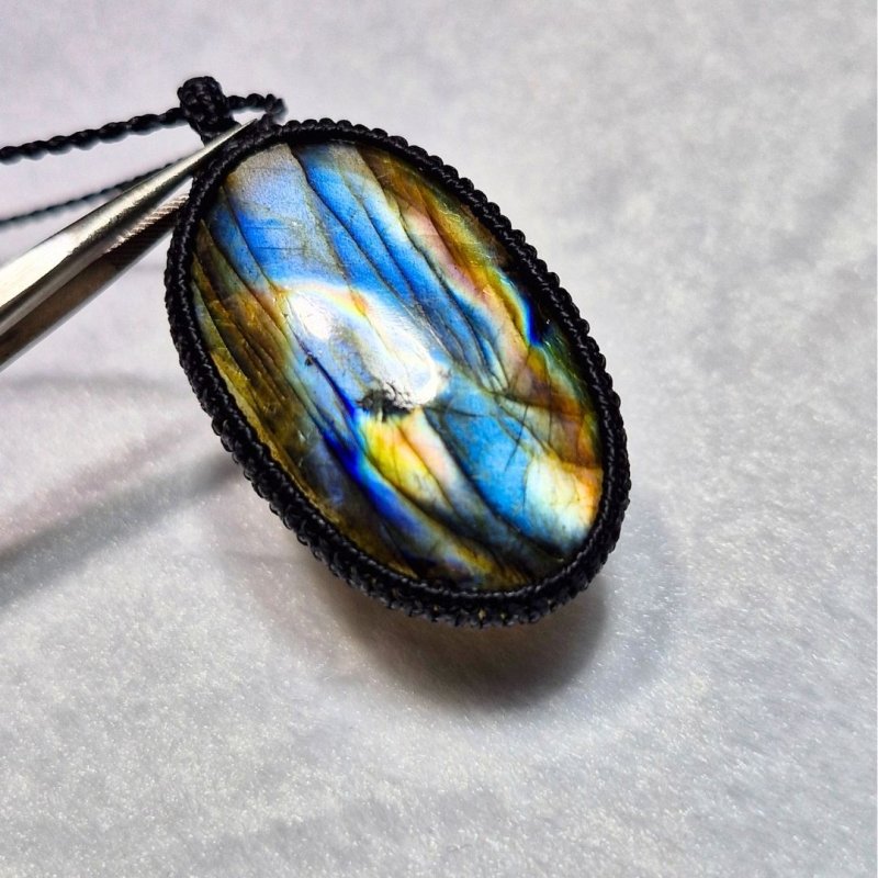 画像2: ☆10/03UP☆ナチュラルカラフル！レインボー＆ディープブルーラブラドライトシリーズ：美しい古代の記憶の残るAAAハイクオリティ天然ラブラドライト： Andromeda Secret（アンドロメダの秘宝） (2)