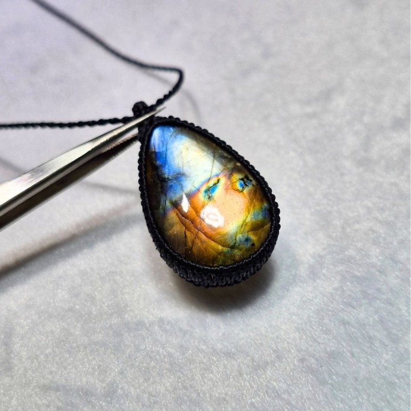 画像2: ☆10/03UP☆バイカラーナチュラルカラフル！レインボー＆ディープブルーラブラドライトシリーズ：美しい古代の記憶の残るAAAハイクオリティ天然ラブラドライト： Astral Engine（アストラル・エンジン (2)