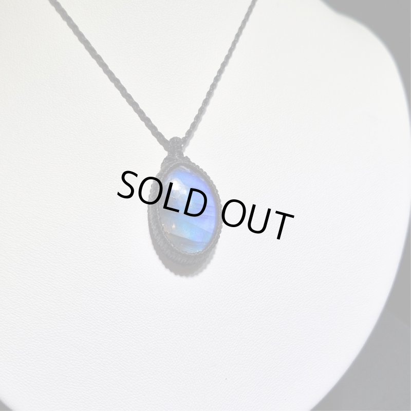 画像3: ☆10/03UP☆超DEEP！！レインボー＆ディープブルーラブラドライトシリーズ：美しい古代の記憶の残るAAAハイクオリティ天然ラブラドライト：Rune Whisper（ルーンのささやき） (3)