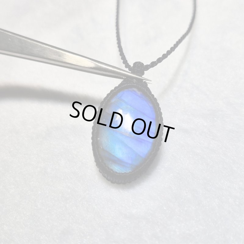 画像5: ☆10/03UP☆超DEEP！！レインボー＆ディープブルーラブラドライトシリーズ：美しい古代の記憶の残るAAAハイクオリティ天然ラブラドライト：Rune Whisper（ルーンのささやき） (5)