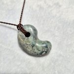 画像3: ☆11/05UP☆国石！幻の糸魚川翡翠：国内採取、国内勾玉研磨店長保証：美しい翡翠の勾玉です：今では採取困難：黎明の石（Reimei no Ishi） (3)