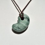 画像1: ☆11/05UP☆国石！幻の糸魚川翡翠：国内採取、国内勾玉研磨店長保証：美しい翡翠の勾玉です：今では採取困難：翠霞（Suika） (1)