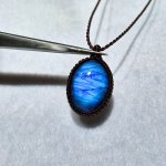 画像1: ☆11/05UP☆ナチュラルカラフル！レインボー＆ディープブルーラブラドライトシリーズ：美しい古代の記憶の残るハイクオリティ天然ラブラドライト：Blue Eagle（ブルー・イーグル） (1)