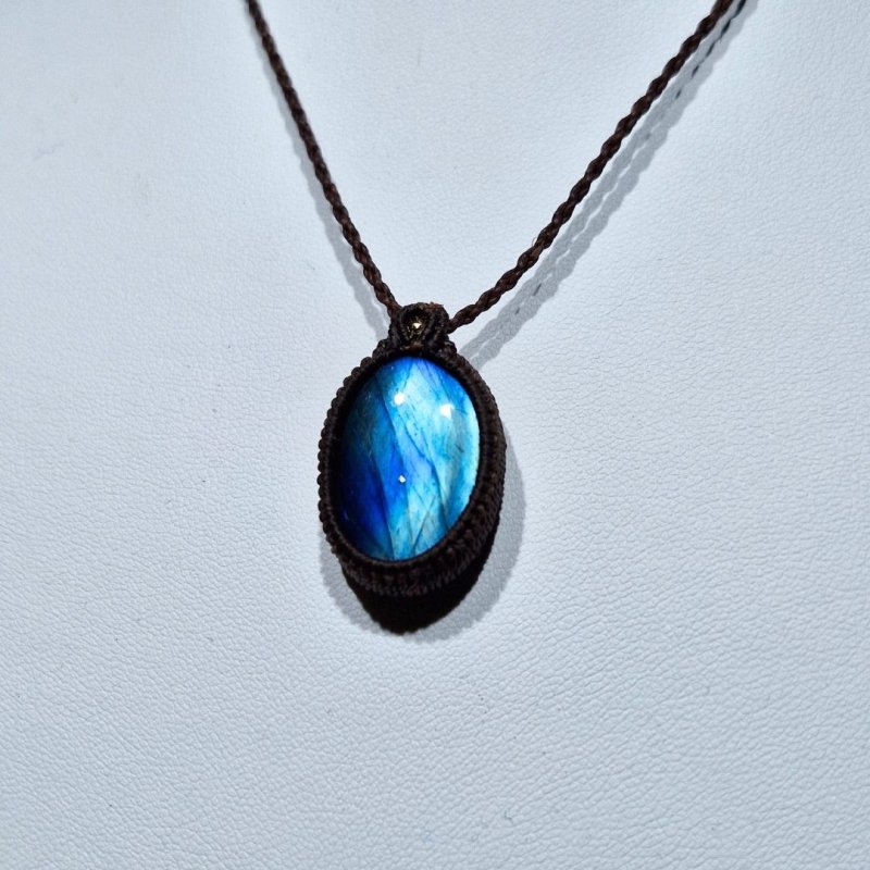 画像1: ☆11/05UP☆ナチュラルカラフル！レインボー＆ディープブルーラブラドライトシリーズ：美しい古代の記憶の残るハイクオリティ天然ラブラドライト：Ao no Mamori（蒼の護り） (1)