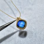 画像2: ☆11/05UP☆先生作品：ハクオリティラブラドライト：マイクロマクラメジュエリーシリーズ：満月の世界へ:神聖なる世界：蒼羽（そうう） (2)