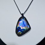 画像1: ☆11/05UP☆ナチュラルカラフル！レインボー＆ディープブルーラブラドライトシリーズ：美しい古代の記憶の残るAAAハイクオリティ天然ラブラドライト：Traveler’s Talisman（旅人の護り） (1)