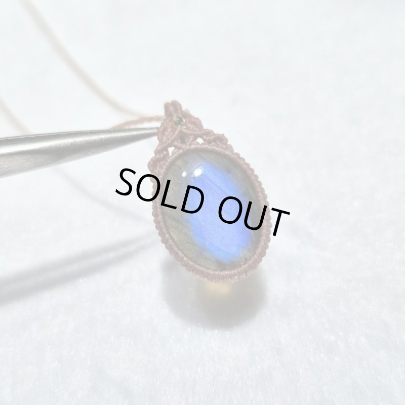 画像1: ☆11/05UP☆先生作品：ハクオリティラブラドライト：マイクロマクラメジュエリーシリーズ：満月の世界へ:神聖なる世界：蒼影（そうえい） (1)