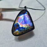 画像4: ☆11/05UP☆ナチュラルカラフル！レインボー＆ディープブルーラブラドライトシリーズ：美しい古代の記憶の残るAAAハイクオリティ天然ラブラドライト：Traveler’s Talisman（旅人の護り） (4)