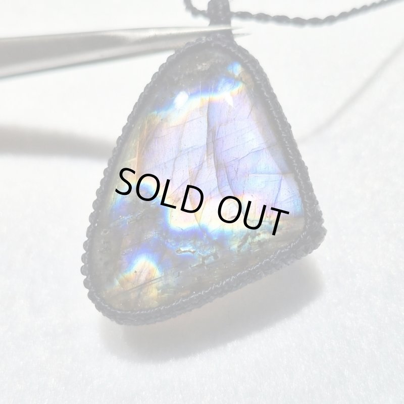 画像3: ☆11/05UP☆ナチュラルカラフル！レインボー＆ディープブルーラブラドライトシリーズ：美しい古代の記憶の残るAAAハイクオリティ天然ラブラドライト：Traveler’s Talisman（旅人の護り） (3)