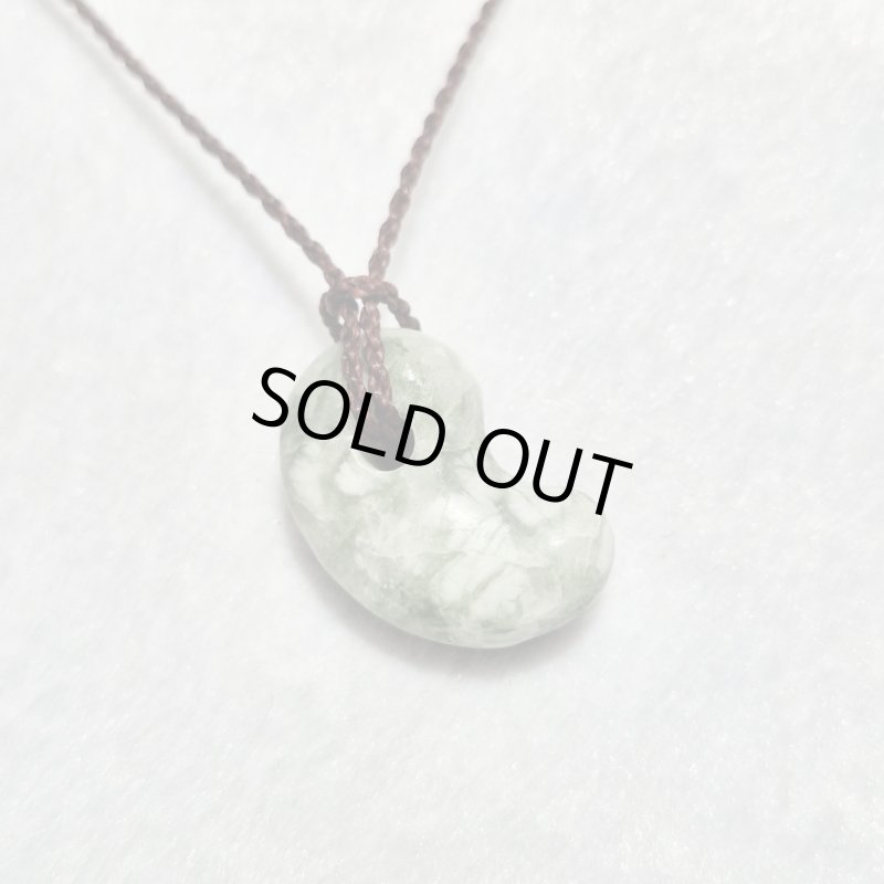 画像2: ☆11/05UP☆国石！幻の糸魚川翡翠：国内採取、国内勾玉研磨店長保証：美しい翡翠の勾玉です：今では採取困難：蒼穹ノ護（Sōkyū no Mamori (2)