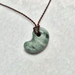 画像3: ☆11/05UP☆国石！幻の糸魚川翡翠：国内採取、国内勾玉研磨店長保証：美しい翡翠の勾玉です：今では採取困難：翠霞（Suika） (3)