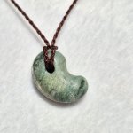 画像5: ☆11/05UP☆国石！幻の糸魚川翡翠：国内採取、国内勾玉研磨店長保証：美しい翡翠の勾玉です：今では採取困難：風ノ勾玉（Kaze no Magatama） (5)