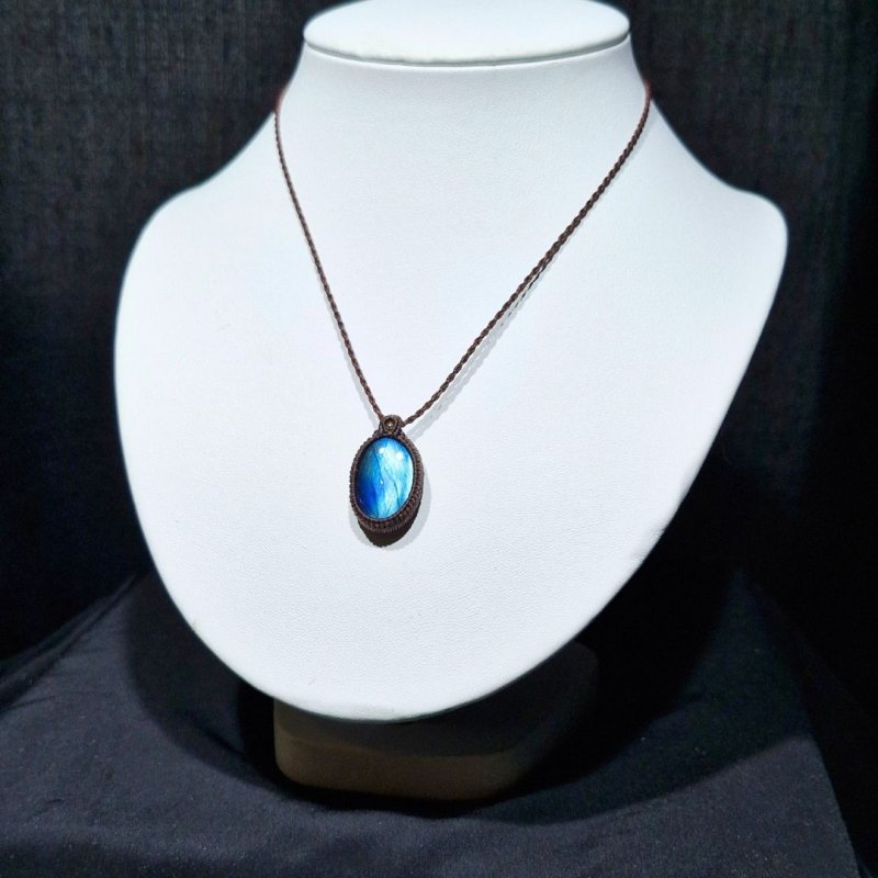 画像2: ☆11/05UP☆ナチュラルカラフル！レインボー＆ディープブルーラブラドライトシリーズ：美しい古代の記憶の残るハイクオリティ天然ラブラドライト：Ao no Mamori（蒼の護り） (2)