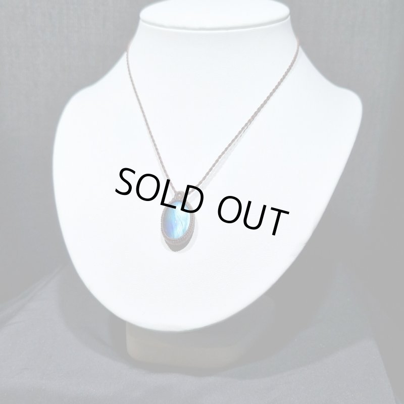 画像2: ☆11/05UP☆ナチュラルカラフル！レインボー＆ディープブルーラブラドライトシリーズ：美しい古代の記憶の残るハイクオリティ天然ラブラドライト：Ao no Mamori（蒼の護り） (2)