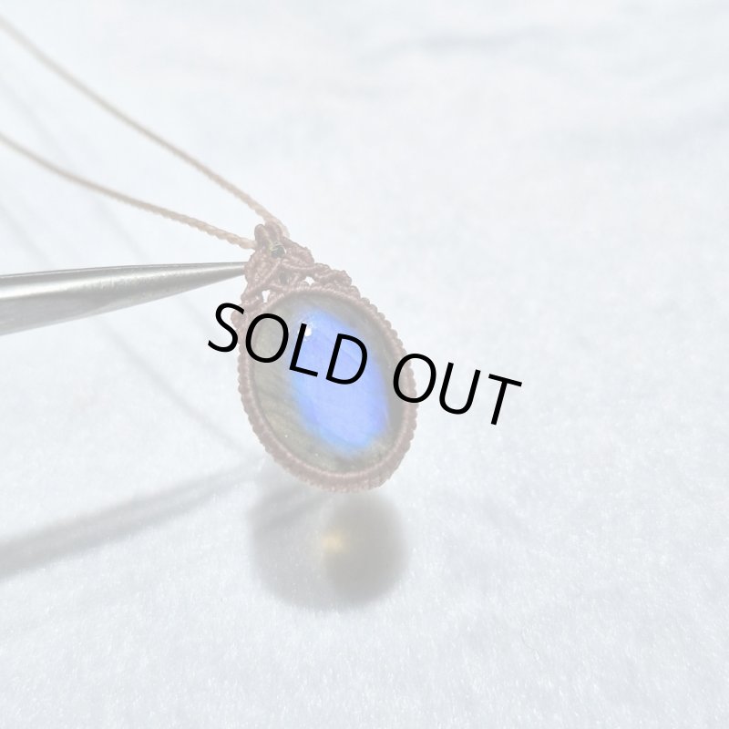 画像2: ☆11/05UP☆先生作品：ハクオリティラブラドライト：マイクロマクラメジュエリーシリーズ：満月の世界へ:神聖なる世界：蒼影（そうえい） (2)