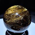 画像2: ☆12/03UP☆月のかけら史上最高峰：ゴールドスモーキールチルクォーツ；コレクションピースを大放出：丸玉加工：金の流星：漆黒の守り（しっこくのまもり） (2)