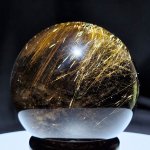画像3: ☆12/03UP☆月のかけら史上最高峰：ゴールドスモーキールチルクォーツ；コレクションピースを大放出：丸玉加工：金の流星：漆黒の守り（しっこくのまもり） (3)