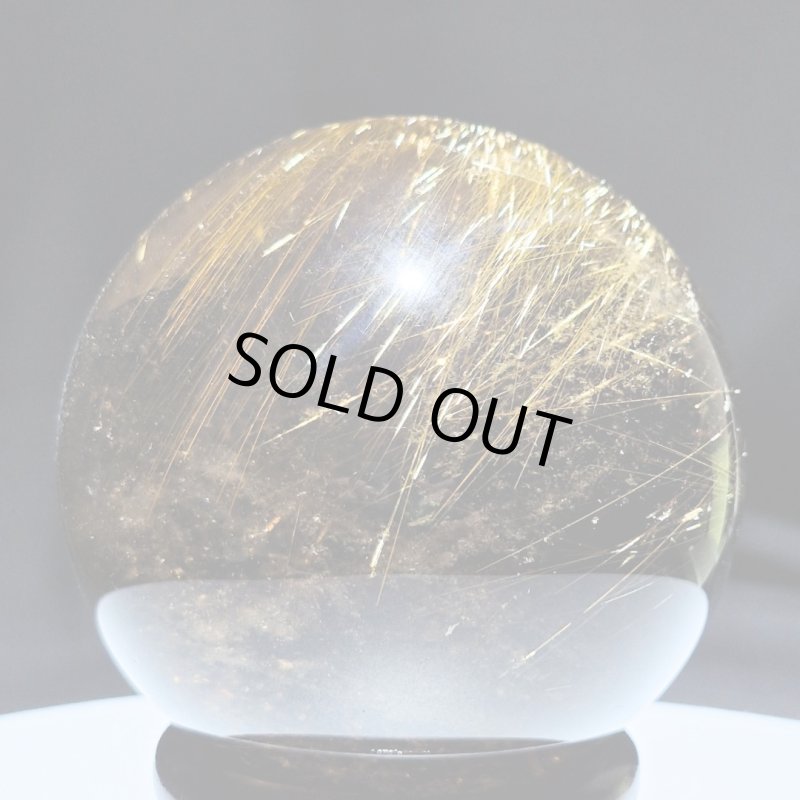 画像3: ☆12/03UP☆月のかけら史上最高峰：ゴールドスモーキールチルクォーツ；コレクションピースを大放出：丸玉加工：金の流星：漆黒の守り（しっこくのまもり） (3)