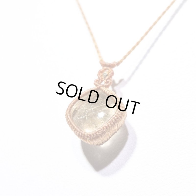 画像4: ☆12/04UP☆ブラジル産ゴールドルチルクォーツ！金の針金が水晶の中に：美しい金の結晶：Golden Oracle Stone（ゴールデンオラクル・ストーン） (4)