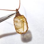 画像3: ☆11/05UP☆先生作品マイクロマクラメジュエリー：ブラジル産ゴールドルチルクォーツ！金の針金が水晶の中に：美しい金の結晶：Golden Ray Talisman（ゴールデンレイ・タリスマン） (3)