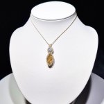 画像5: ☆11/05UP☆先生作品マイクロマクラメジュエリー：ブラジル産ゴールドルチルクォーツ×超ハイクオリティスターサファイヤ！金の針金が水晶の中に：美しい金の結晶：Lightweaver Charm（ライトウィーバー・チャーム） (5)