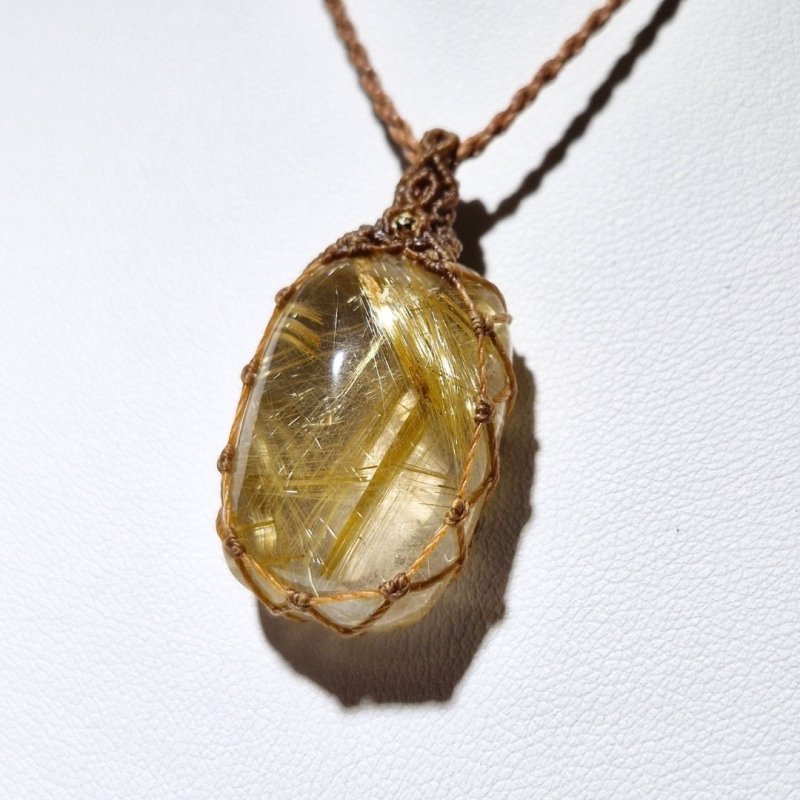 画像4: ☆11/05UP☆先生作品マイクロマクラメジュエリー：ブラジル産ゴールドルチルクォーツ！金の針金が水晶の中に：美しい金の結晶：Golden Ray Talisman（ゴールデンレイ・タリスマン） (4)