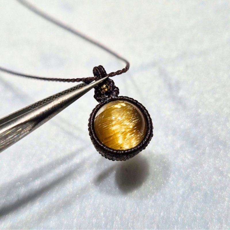 画像1: ☆01/01UP☆超ハイクオリティ：小粒世界一＊ブラジル産ゴールドルチルクォーツ！金の針金が水晶の中に：美しい金の結晶：Launch of Light (1)