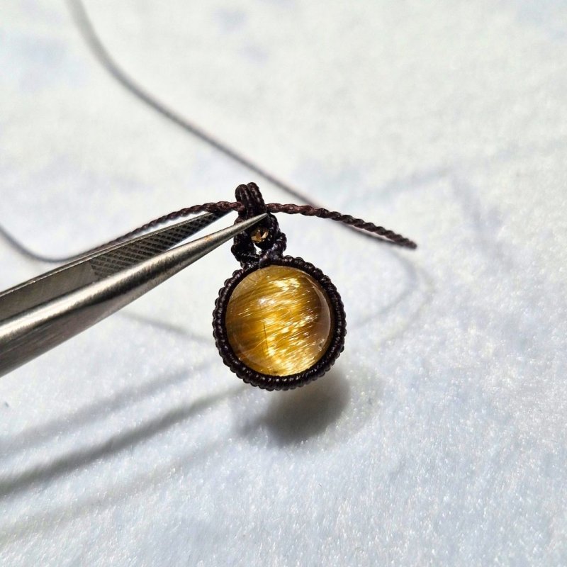 画像2: ☆01/01UP☆超ハイクオリティ：小粒世界一＊ブラジル産ゴールドルチルクォーツ！金の針金が水晶の中に：美しい金の結晶：Launch of Light (2)